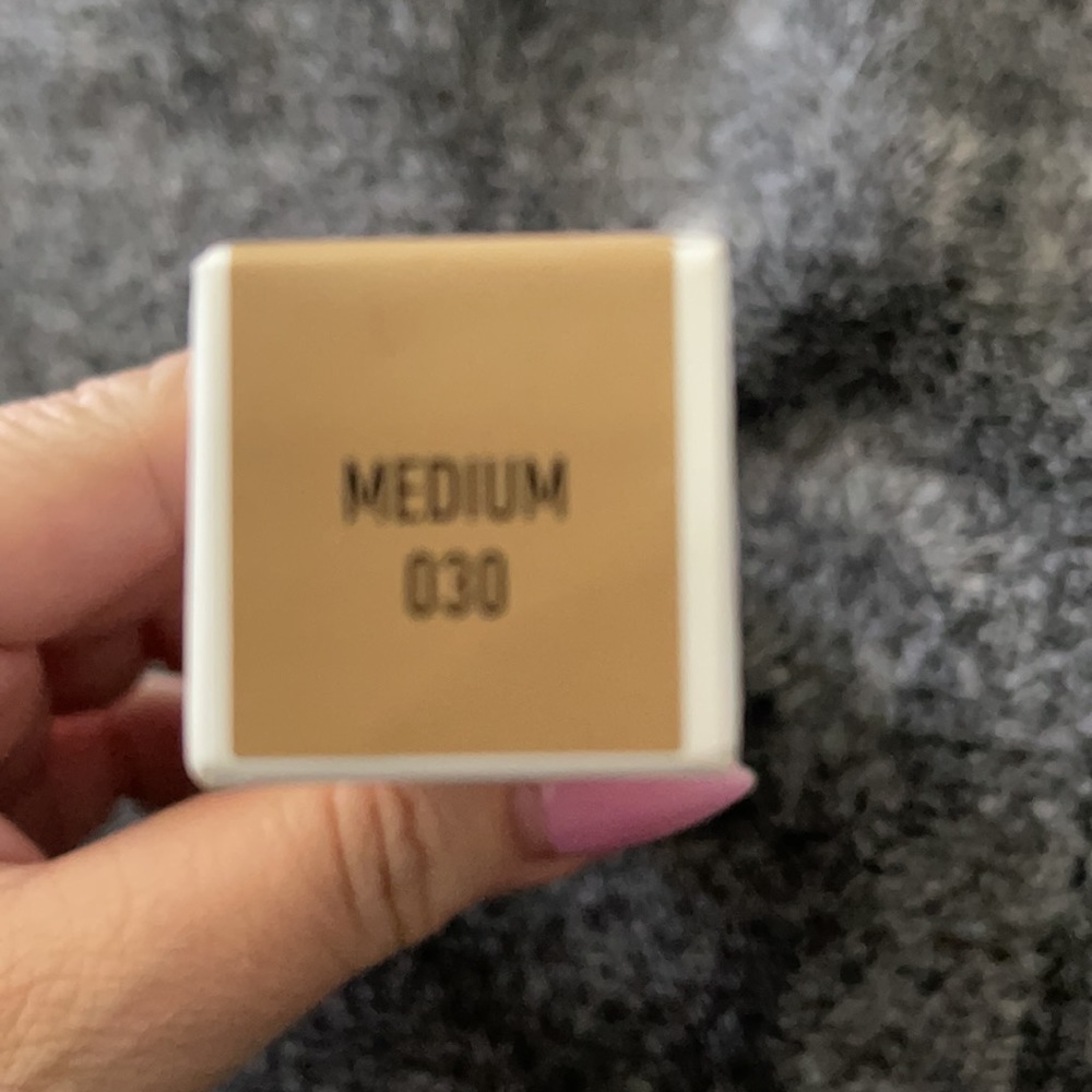 KVD True Portrait 030 Medium Foundation - Picture 2 of 6